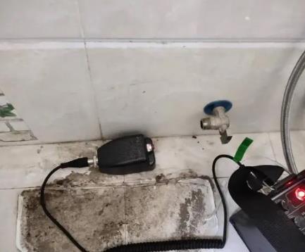 新巴尔虎右屋顶漏水维修公司分享下卫生间漏水的危害及解决方法